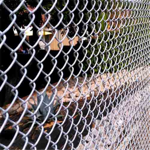 Low price galvanized chain link fence diamond wire mesh for metal fence football ground net fence netting